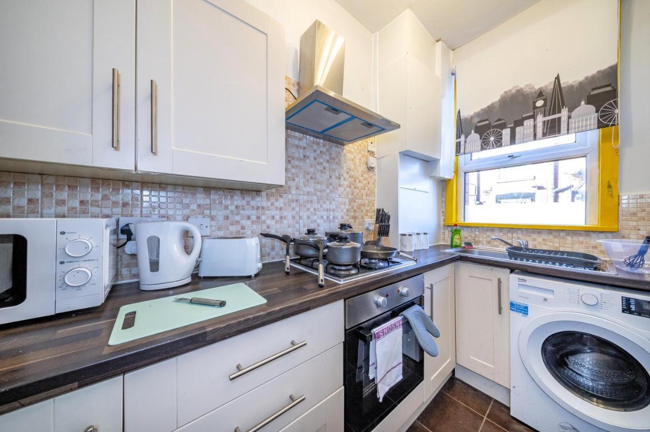*1Es* For Your Most Relaxed & Cosy Stay + Free Parking + Free Fast Wifi * Leeds  Luaran gambar