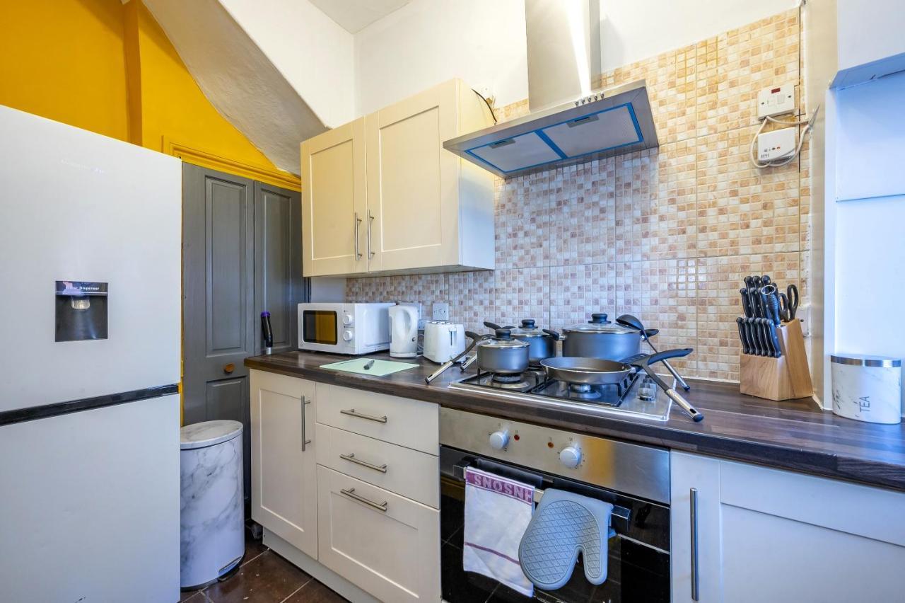 *1Es* For Your Most Relaxed & Cosy Stay + Free Parking + Free Fast Wifi * Leeds  Luaran gambar