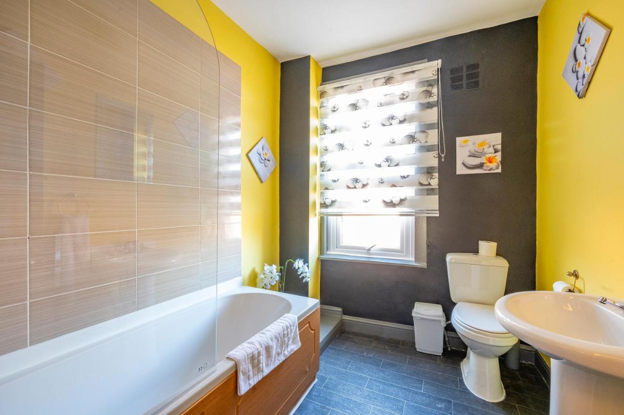 *1Es* For Your Most Relaxed & Cosy Stay + Free Parking + Free Fast Wifi * Leeds  Luaran gambar